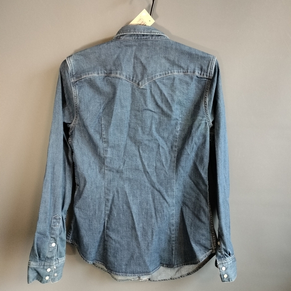 levi's chambray denim western shirt, new with tags, vintage style, tailored fit - Picture 3 of 6